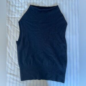 Brochu walker sleeveless sweater S